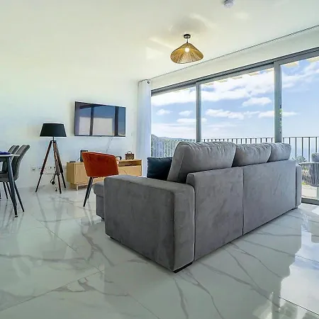 Casa Panorama Sol- New With Heated Saltwater Pool And Fantastic Sea View * Ponta do Sol (Madeira)