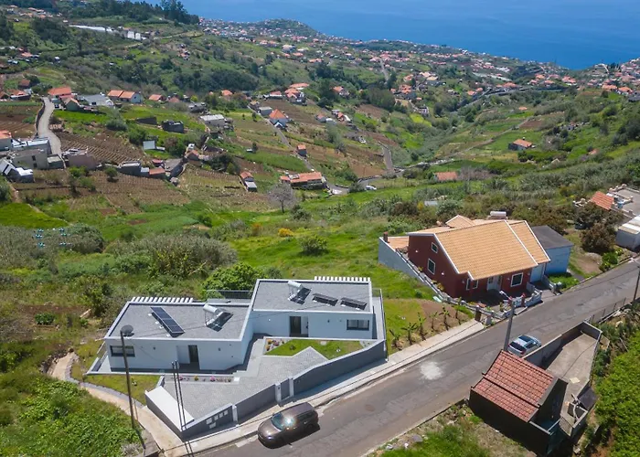 Casa Panorama Sol- New With Heated Saltwater Pool And Fantastic Sea View Prázdninový dům Ponta do Sol (Madeira)