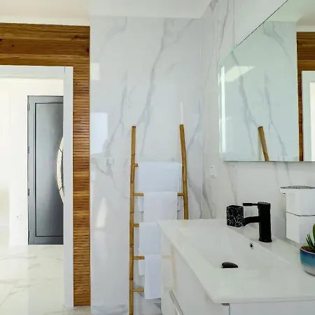 Casa Panorama Sol- New With Heated Saltwater Pool And Fantastic Sea View بيت للعطل