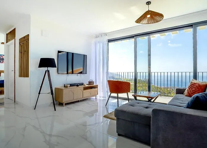 Casa Panorama Sol- New With Heated Saltwater Pool And Fantastic Sea View Ponta do Sol (Madeira)